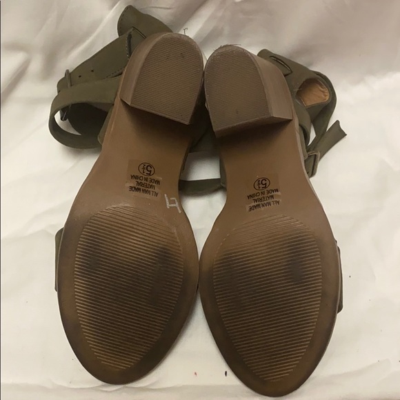 Navy Green heels - Picture 4 of 5